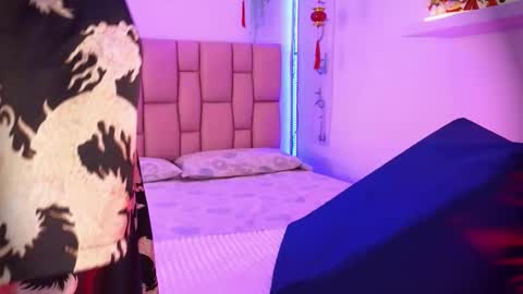 Snapshot of albaandthayron chatting on October 15, 12:05 pm albaandthayron online show from October 15, 12:05 pm