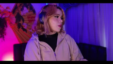 Snapshot of albaandthayron chatting on November 10, 12:15 pm albaandthayron online show from November 10, 12:15 pm