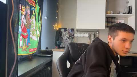 Snapshot of albert_star chatting on December 17, 7:03 am albert_star online show from December 17, 7:03 am