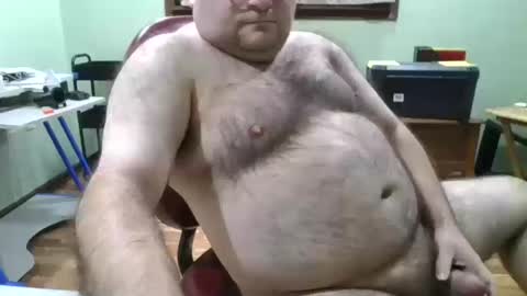 Snapshot of albertle345 chatting on October 18, 1:12 pm albertle345 online show from October 18, 1:12 pm