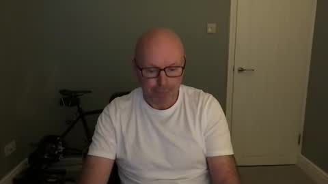 Snapshot of alc300170 chatting on October 3, 6:21 am alc300170 online show from October 3, 6:21 am