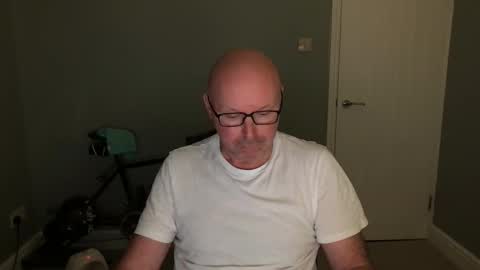 Snapshot of alc300170 chatting on October 22, 6:13 am alc300170 online show from October 22, 6:13 am