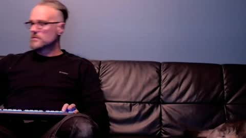 Snapshot of alcura_x chatting on December 3, 10:30 pm Alex online show from December 3, 10:30 pm