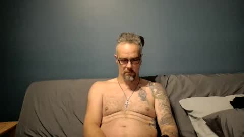 Snapshot of alcura_x chatting on December 20, 12:01 pm Alex online show from December 20, 12:01 pm