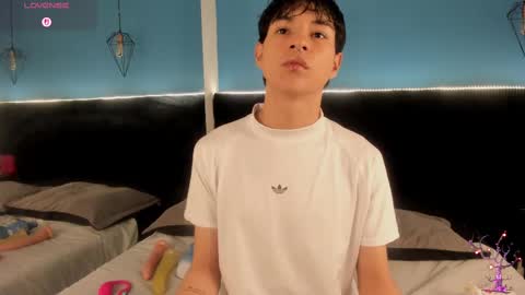 Snapshot of ale_aurarashi chatting on September 8, 10:09 pm ale_aurarashi online show from September 8, 10:09 pm