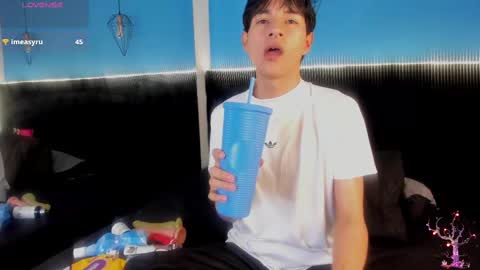 Snapshot of ale_aurarashi chatting on September 9, 10:15 am ale_aurarashi online show from September 9, 10:15 am