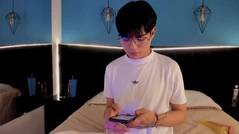 Snapshot of ale_aurarashi chatting on September 27, 4:39 am ale_aurarashi online show from September 27, 4:39 am