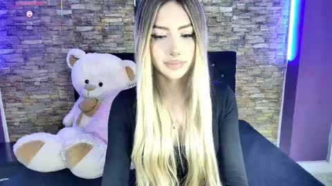 Snapshot of ale_love_ chatting on February 19, 2:33 am ALE LOVE online show from February 19, 2:33 am