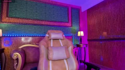 Snapshot of ale_sweety_ chatting on November 28, 12:19 pm Aleja Online GTM-5 700 1400 online show from November 28, 12:19 pm