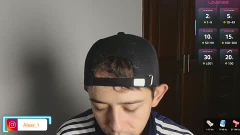 Snapshot of alecadrews_ chatting on November 1, 7:16 pm ALEC ANDREWS online show from November 1, 7:16 pm