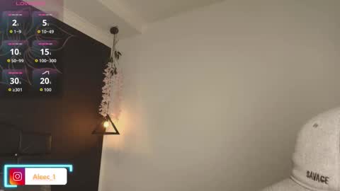 Snapshot of alecadrews_ chatting on November 24, 8:08 pm ALEC ANDREWS online show from November 24, 8:08 pm