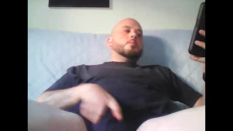 Snapshot of aleeexxxx4u chatting on September 23, 9:01 am aleeexxxx4u online show from September 23, 9:01 am