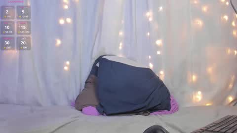 Snapshot of aleja_rossi chatting on January 21, 4:43 am Aleja online show from January 21, 4:43 am