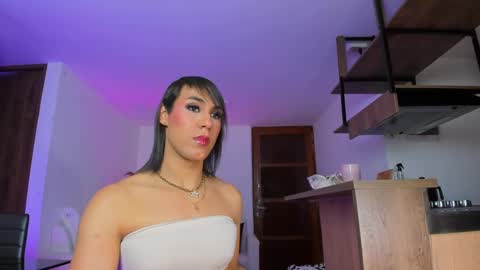 A L E J A N D R A online show from January 8, 4:02 am