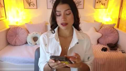 Alejandhra online show from November 26, 12:06 pm