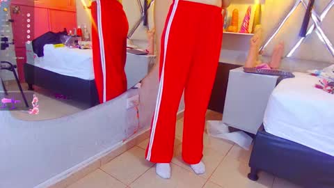 Snapshot of alejandra_martinss chatting on November 5, 3:06 am alejandra martins online show from November 5, 3:06 am