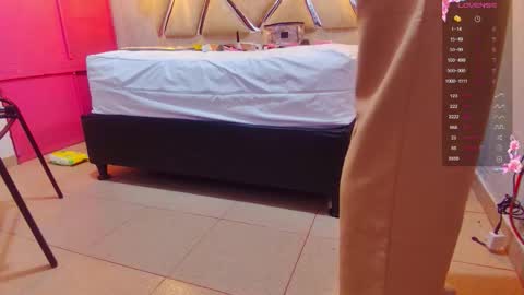 Snapshot of alejandra_martinss chatting on November 27, 12:13 am alejandra martins online show from November 27, 12:13 am