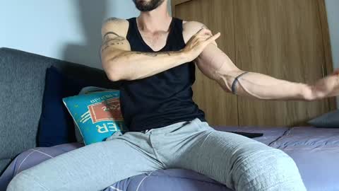 Snapshot of alejandro_bigcock chatting on January 25, 11:22 pm Alejandro Hernndez online show from January 25, 11:22 pm