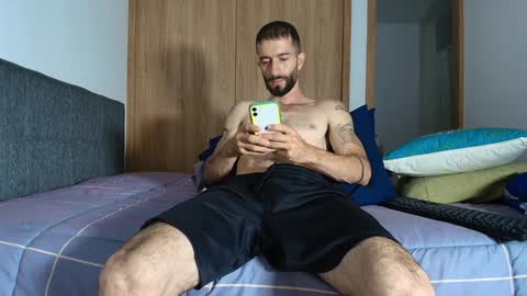 Snapshot of alejandro_bigcock chatting on January 31, 3:52 am Alejandro Hernndez online show from January 31, 3:52 am