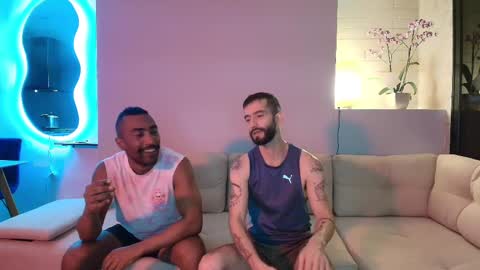 Snapshot of alejandro_bigcock chatting on February 25, 6:14 am Alejandro Hernndez online show from February 25, 6:14 am