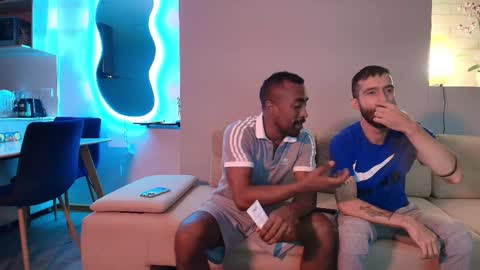 Snapshot of alejandro_bigcock chatting on February 27, 2:32 am Alejandro Hernndez online show from February 27, 2:32 am