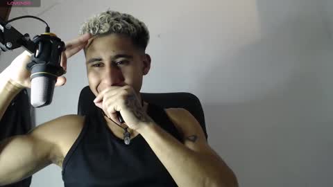 Snapshot of alejandrojf_00 chatting on December 8, 7:32 pm Daiki jack online show from December 8, 7:32 pm