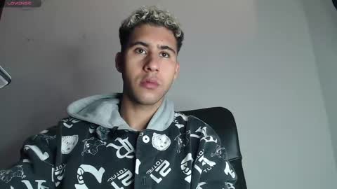 Snapshot of alejandrojf_00 chatting on December 11, 1:06 pm Daiki jack online show from December 11, 1:06 pm