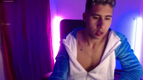 Snapshot of alejandrojf_00 chatting on January 1, 4:18 am Daiki jack online show from January 1, 4:18 am