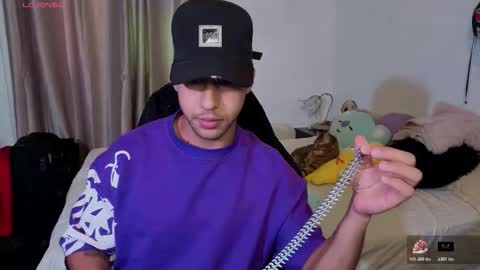 Snapshot of alejandrojf_00 chatting on October 25, 4:35 pm Daiki jack online show from October 25, 4:35 pm