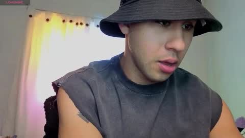 Snapshot of alejandrojf_00 chatting on October 29, 3:14 pm Daiki jack online show from October 29, 3:14 pm