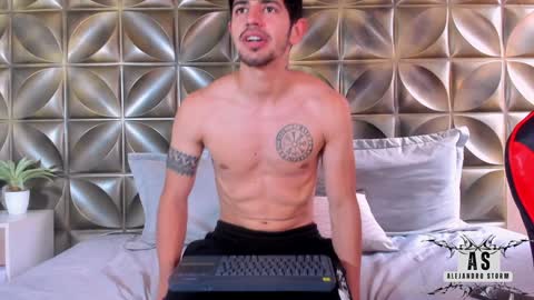 Snapshot of alejandrostorm chatting on January 27, 7:03 pm Alejo online show from January 27, 7:03 pm