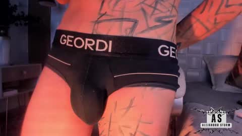 Snapshot of alejandrostorm chatting on February 21, 12:05 am Alejo online show from February 21, 12:05 am