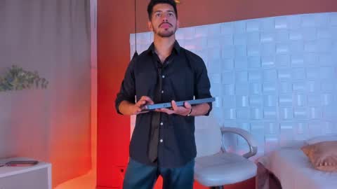 Snapshot of alejandrostorm chatting on March 8, 8:57 pm Alejo online show from March 8, 8:57 pm