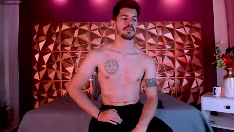 Snapshot of alejandrostorm chatting on March 11, 8:42 pm Alejo online show from March 11, 8:42 pm