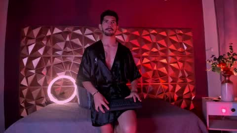 Snapshot of alejandrostorm chatting on March 12, 9:23 am Alejo online show from March 12, 9:23 am