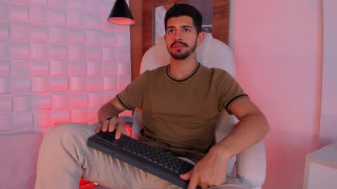 Snapshot of alejandrostorm chatting on October 19, 3:40 am Alejo online show from October 19, 3:40 am