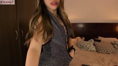Snapshot of alejaramillo_ chatting on January 22, 10:05 pm Alejandra online show from January 22, 10:05 pm