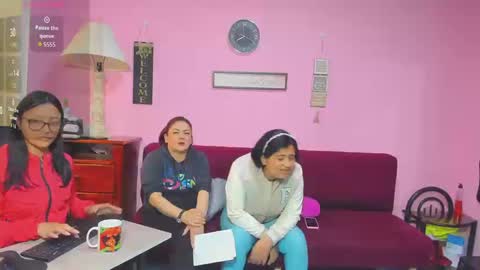 Snapshot of alejita_smithh chatting on September 9, 12:59 pm zoe and Kataleya online show from September 9, 12:59 pm