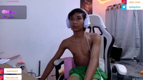 alejo_cute online show from October 18, 11:38 pm