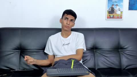 Snapshot of alejo_peverell chatting on January 15, 7:23 pm alejo peverell online show from January 15, 7:23 pm