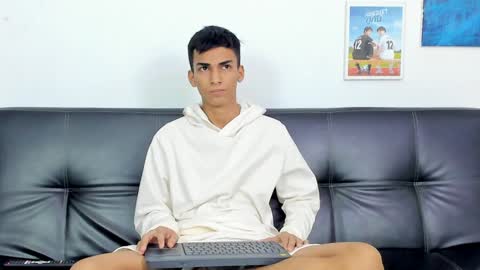 Snapshot of alejo_peverell chatting on January 21, 7:39 pm alejo peverell online show from January 21, 7:39 pm