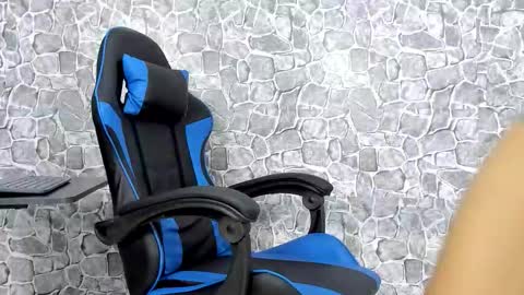 Snapshot of alejo_peverell chatting on December 13, 7:53 pm alejo peverell online show from December 13, 7:53 pm