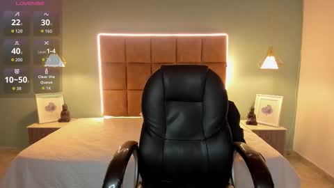 ALejoo Saenz online show from November 22, 12:31 am