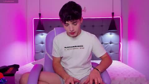 ALejoo Saenz online show from December 15, 10:03 pm