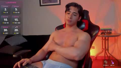 Snapshot of alekblake chatting on September 29, 1:44 am Alek online show from September 29, 1:44 am