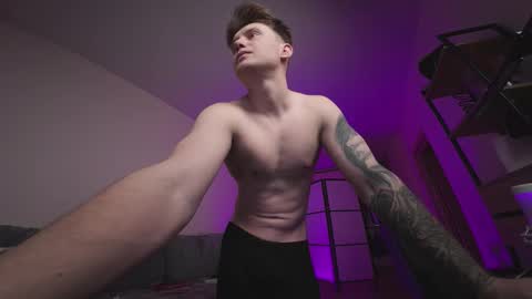 Snapshot of aleks_fisher chatting on November 23, 4:18 pm Alex and Linar online show from November 23, 4:18 pm