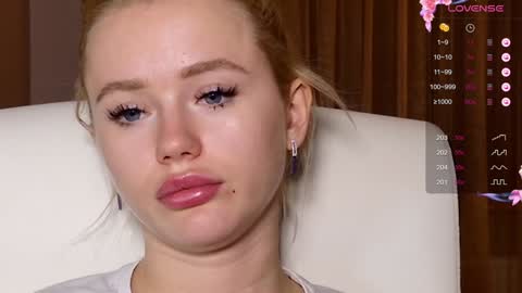 Lexi online show from December 20, 8:06 am