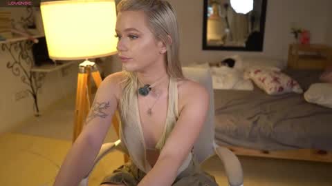 Lexi online show from November 4, 4:00 am