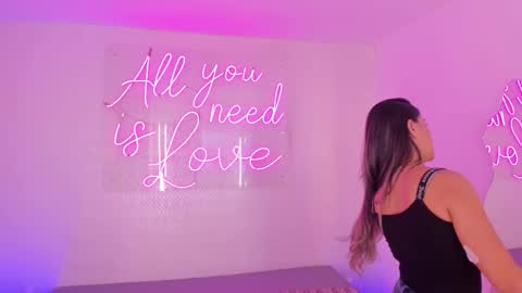 Snapshot of aleksandra_miller chatting on December 19, 12:34 pm Aleksandra online show from December 19, 12:34 pm