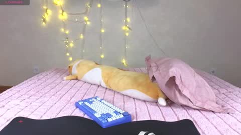 Snapshot of alena_hot_sex chatting on November 28, 6:21 pm Alena online show from November 28, 6:21 pm